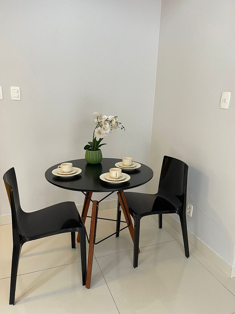 Flat, cama queen, bem localizado Lux Home Design